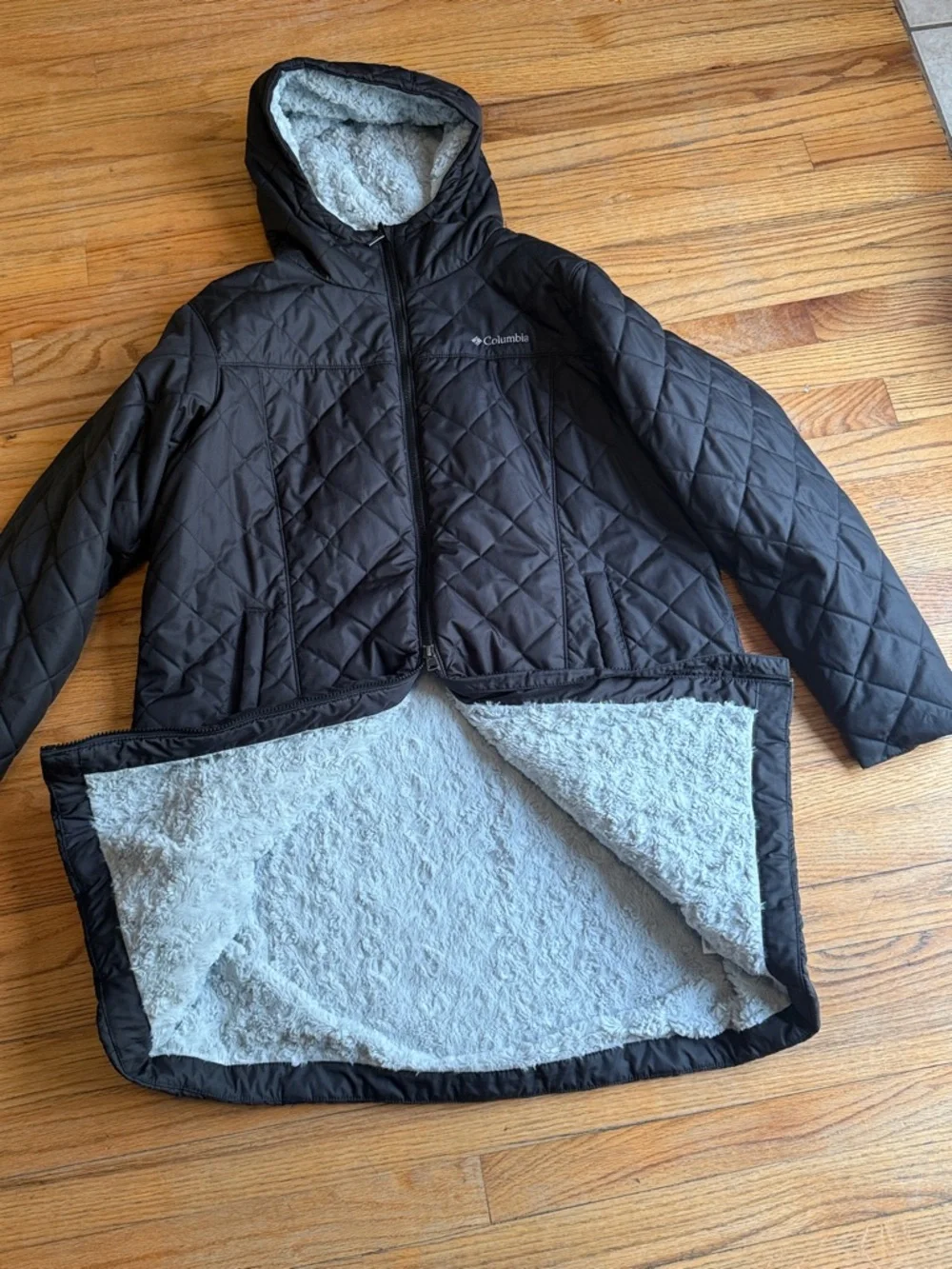 Columbia Women’s Black Quilted Hooded Coat - Picture 5 of 6